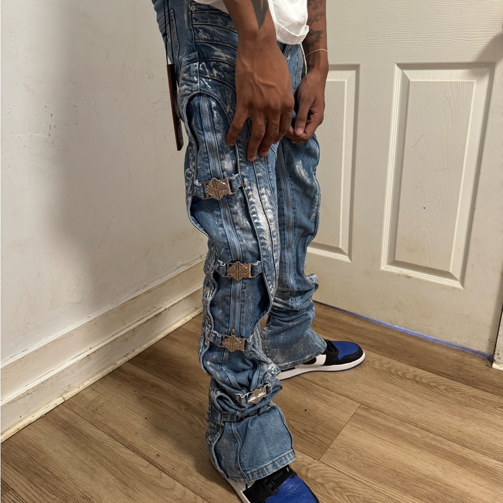 Relaxed Blue Men's Denim Jeans with Buckle Strap Accents